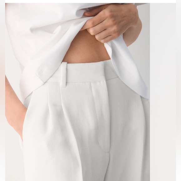 Aritzia Pants - Artizia Effortless Pants High-Waisted White Birch